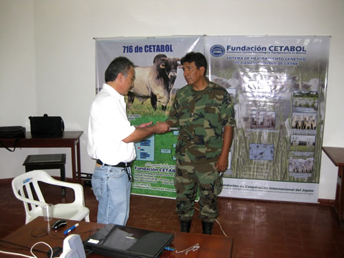 n 2012-09-19-visitaEscuelaSuperiorMilitar-02